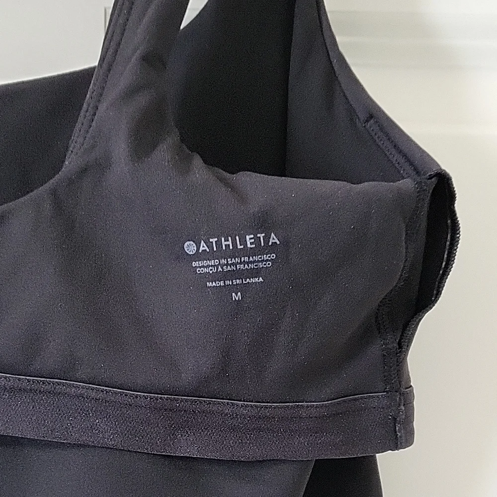 NEW Athleta Black Crop Top Women’s Small Built-In Bra Athletic Workout - Picture 6 of 7
